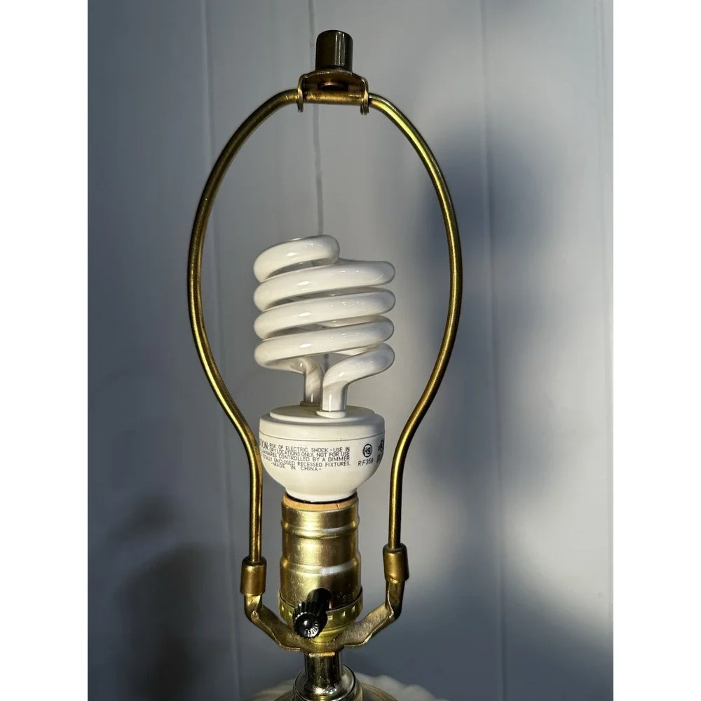 VTG‎ Ribbed Ceramic Table Lamp 28in Ivory White Brass Tone Dimmer Harp
